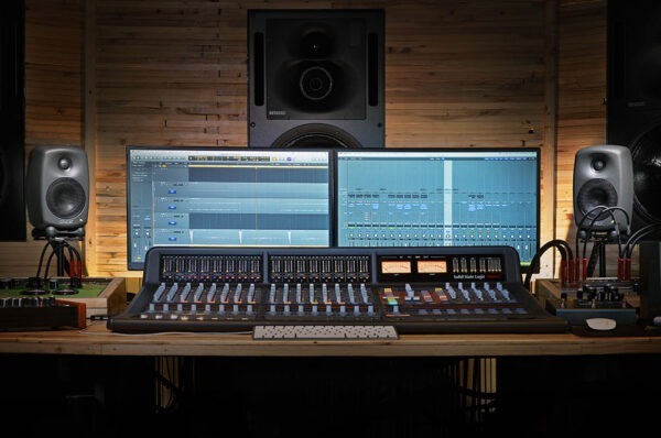 (GENELEC) 8320A Monitor de estudio SAM™️ de 4". - Imagen 2