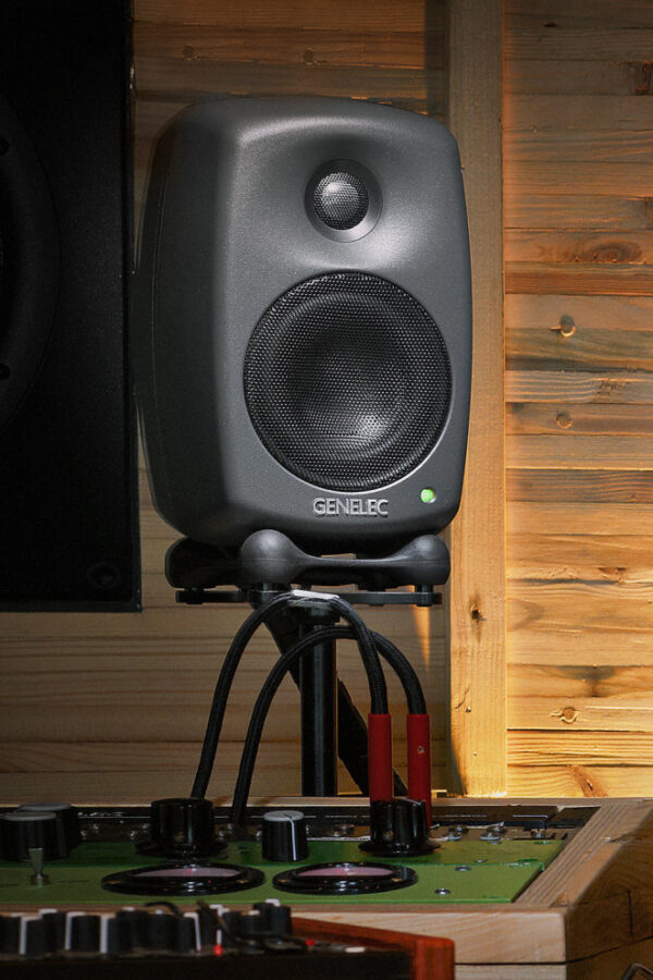 (GENELEC) 8320A Monitor de estudio SAM™️ de 4". - Imagen 3